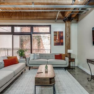Deluxe Two-Bedroom Apartment